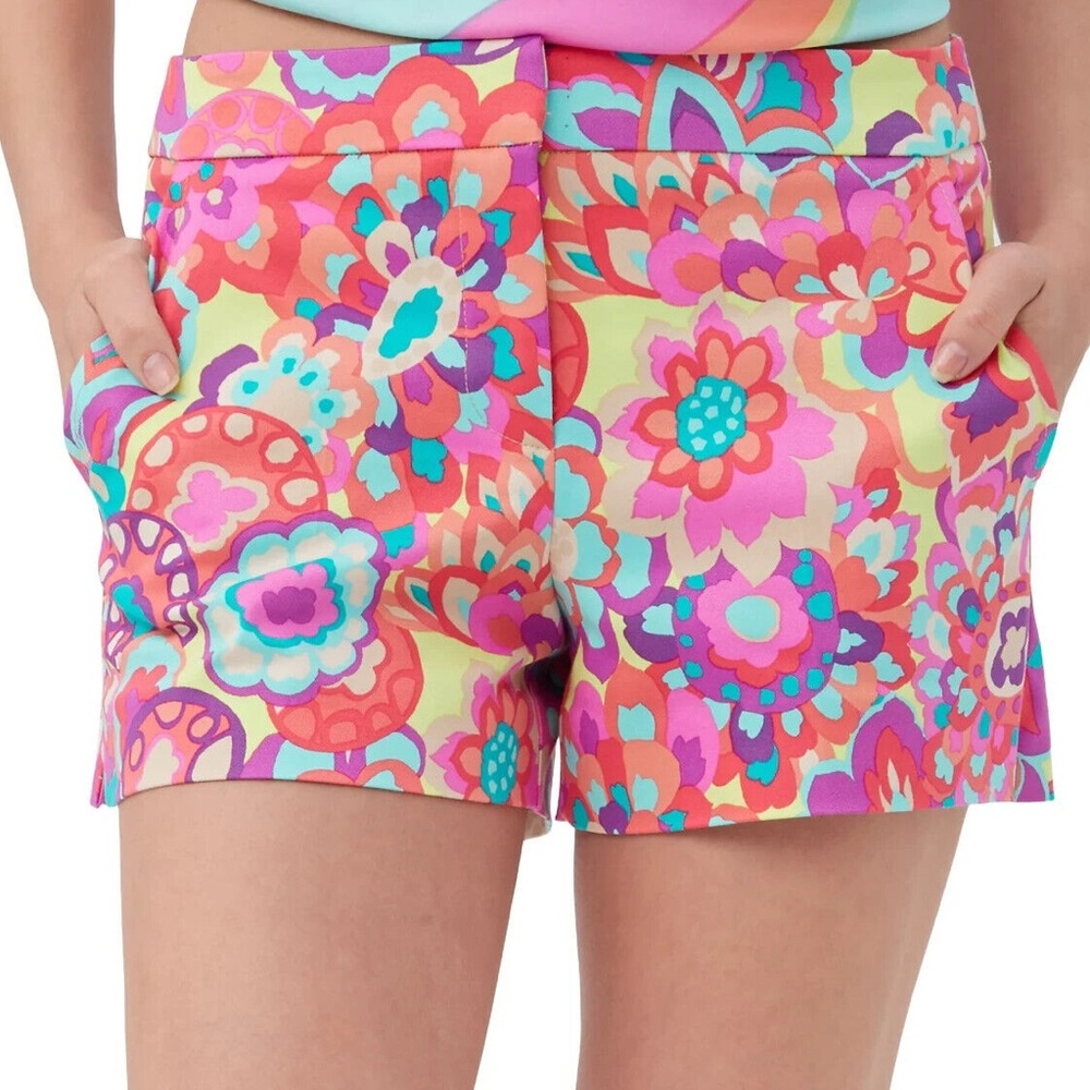 Trina Turk

Corbin Floral Shorts